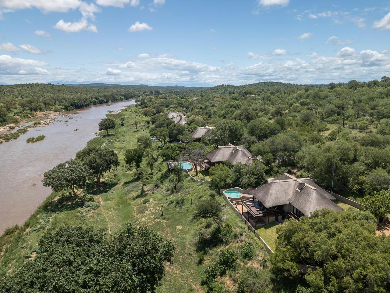 Nyati Safari Lodge